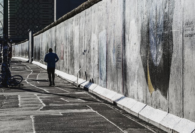 wall-4960488_640